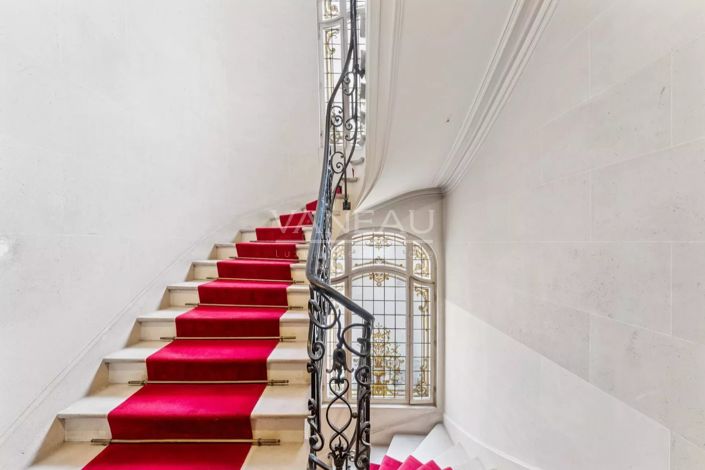 Image No.15-5 Bed Apartment for sale
