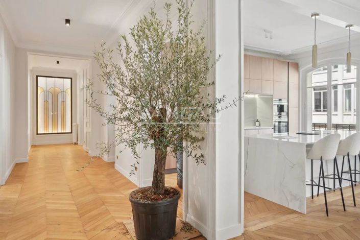 Image No.8-5 Bed Apartment for sale