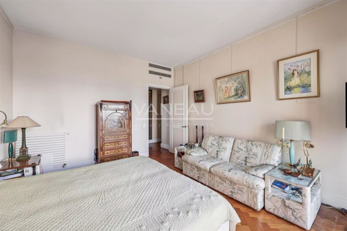 Image No.10-3 Bed Apartment for sale