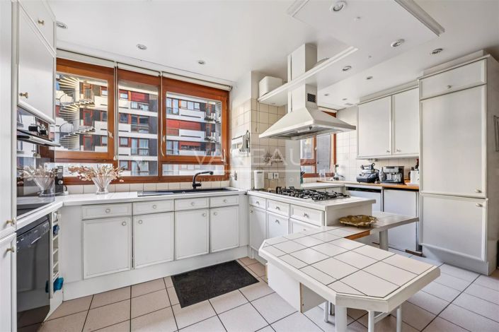 Image No.6-3 Bed Apartment for sale