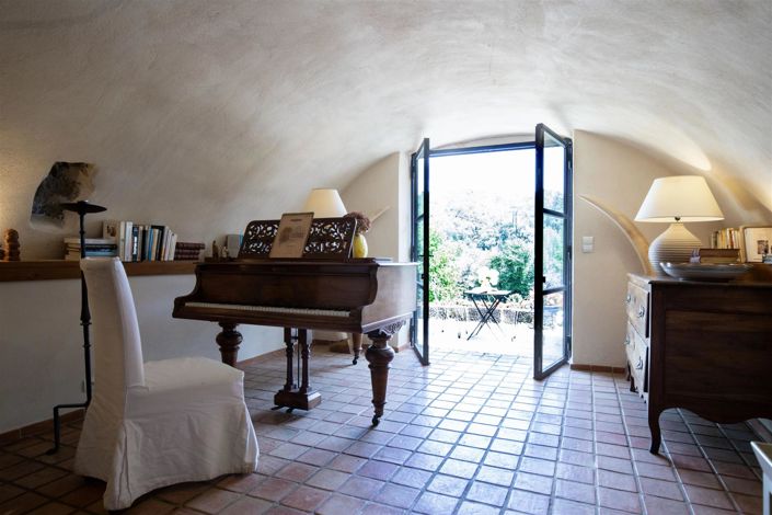 Image No.23-5 Bed House for sale