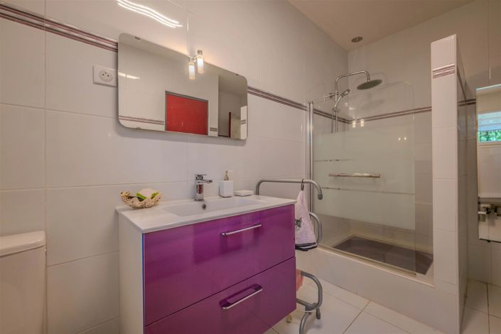 Image No.10-4 Bed House for sale