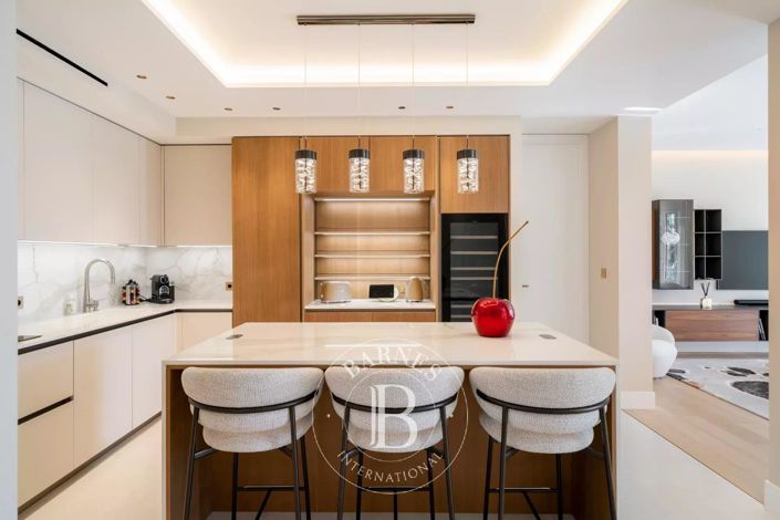 Image No.12-3 Bed Apartment for sale