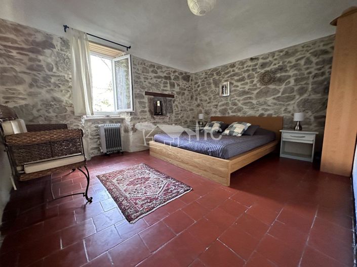 Image No.11-6 Bed House for sale