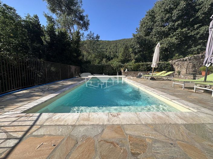 Image No.3-6 Bed House for sale