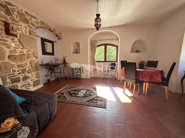 Image No.9-6 Bed House for sale