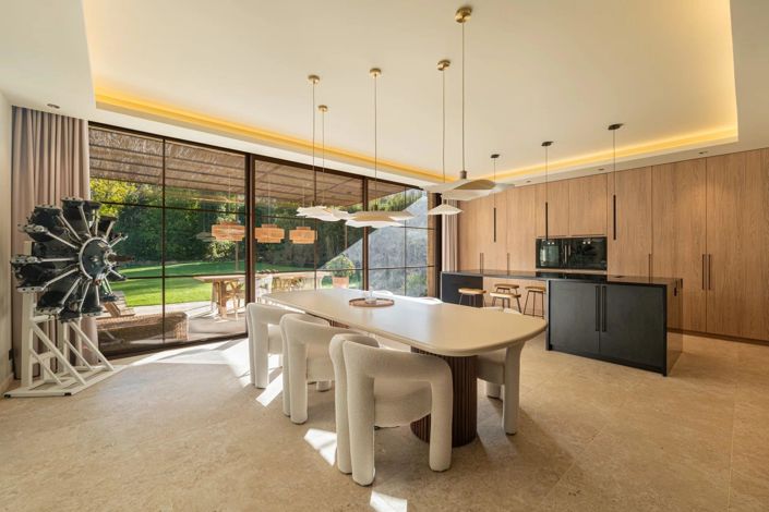 Image No.12-5 Bed House for sale