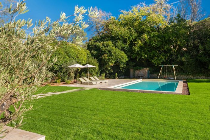 Image No.6-5 Bed House for sale