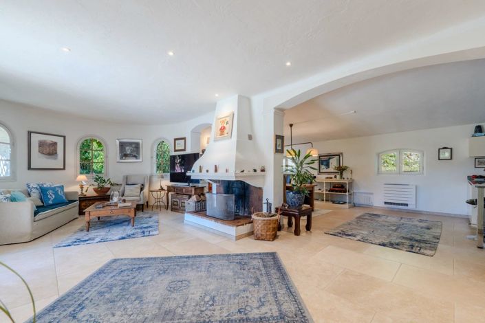 Image No.10-4 Bed House for sale