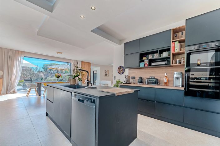 Image No.5-7 Bed House for sale