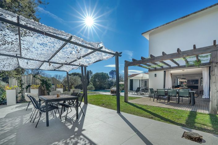 Image No.7-7 Bed House for sale