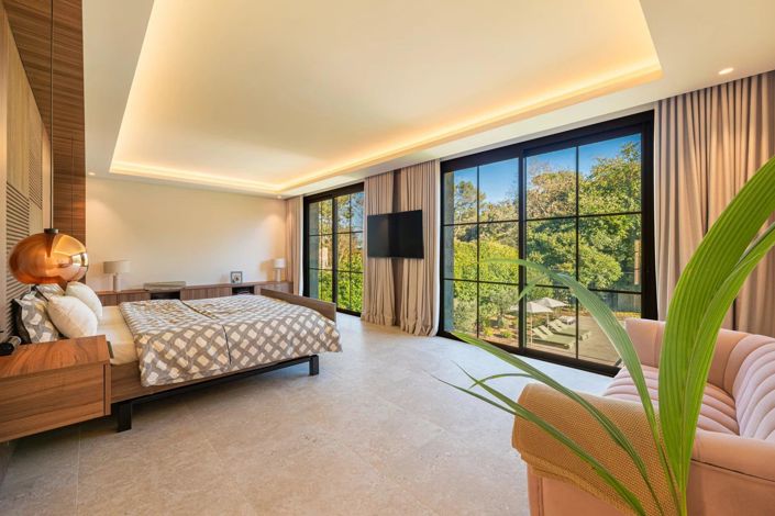 Image No.17-5 Bed House for sale