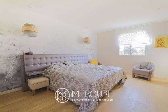 Image No.5-4 Bed House for sale