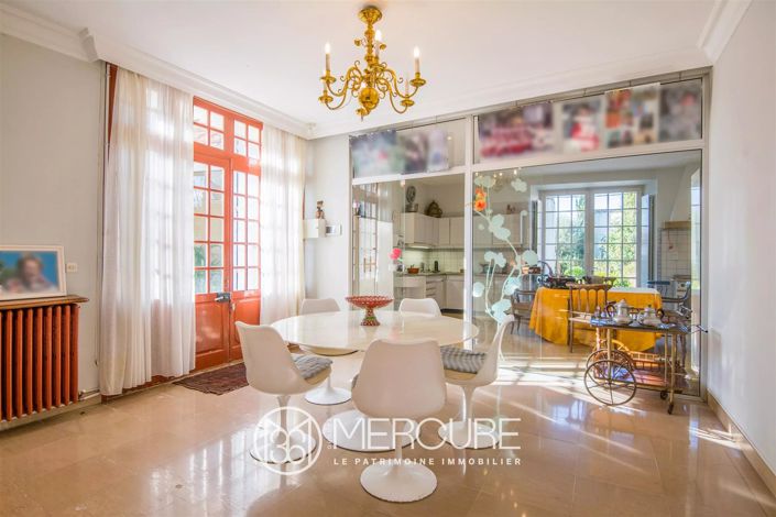 Image No.7-10 Bed House for sale