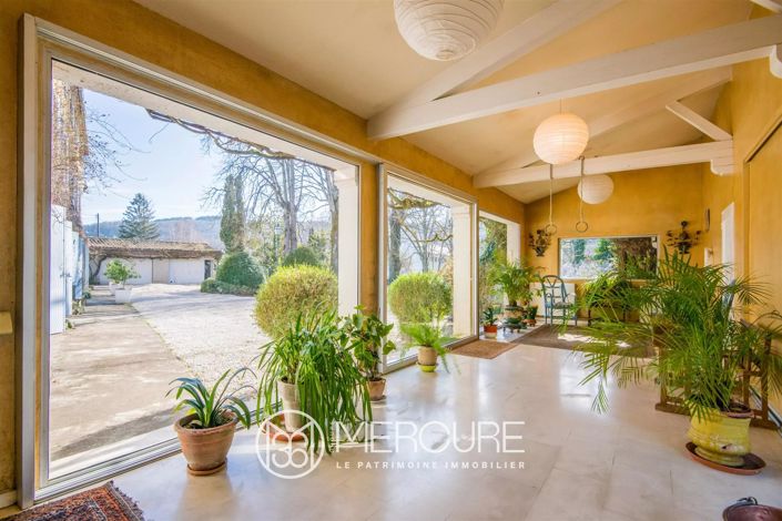 Image No.8-10 Bed House for sale