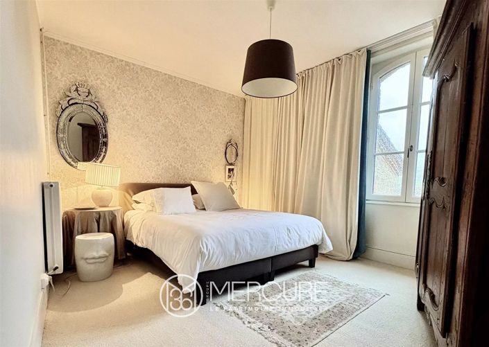 Image No.5-5 Bed Property for sale