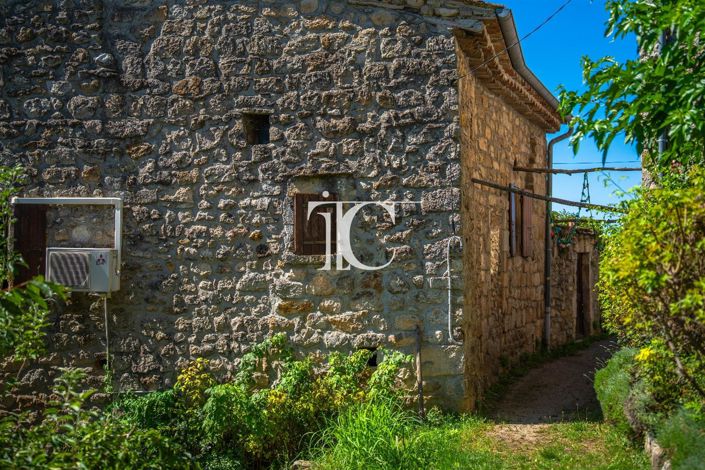 Image No.24-7 Bed House for sale