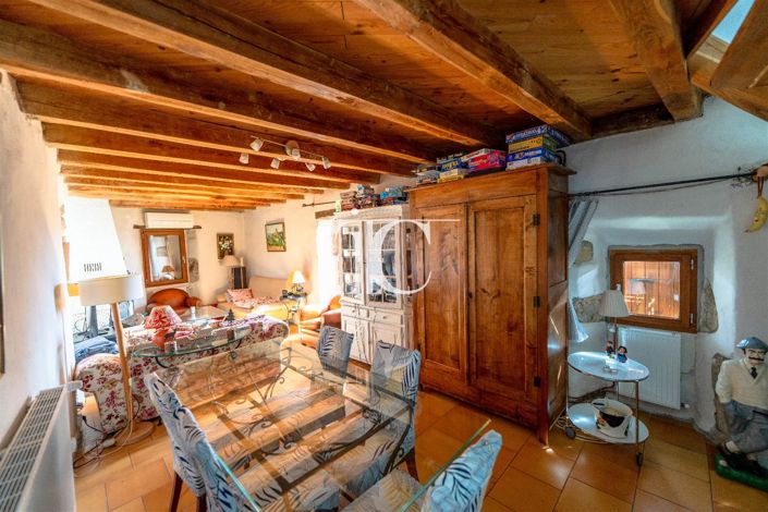 Image No.6-7 Bed House for sale