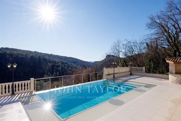 Image No.4-5 Bed House for sale