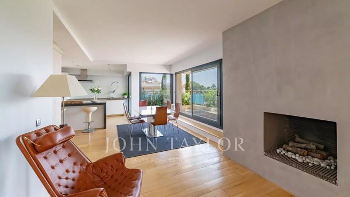 Image No.10-3 Bed Apartment for sale