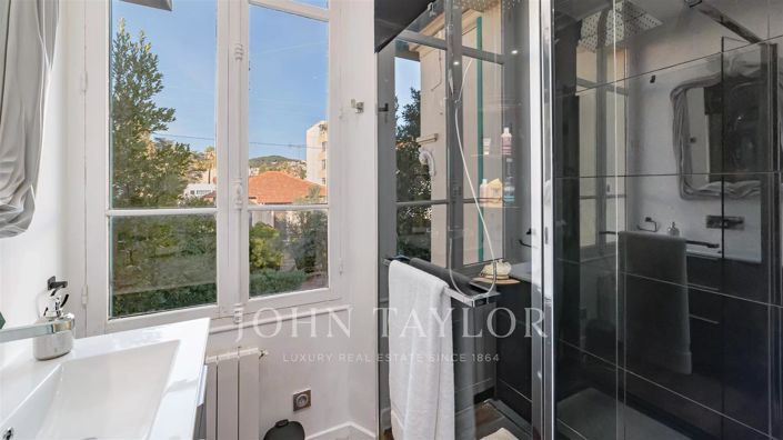 Image No.16-4 Bed House for sale