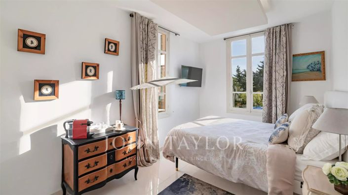 Image No.17-4 Bed House for sale