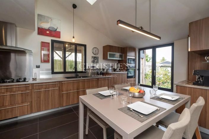 Image No.12-4 Bed House for sale