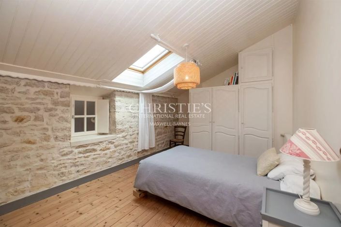 Image No.17-4 Bed House for sale