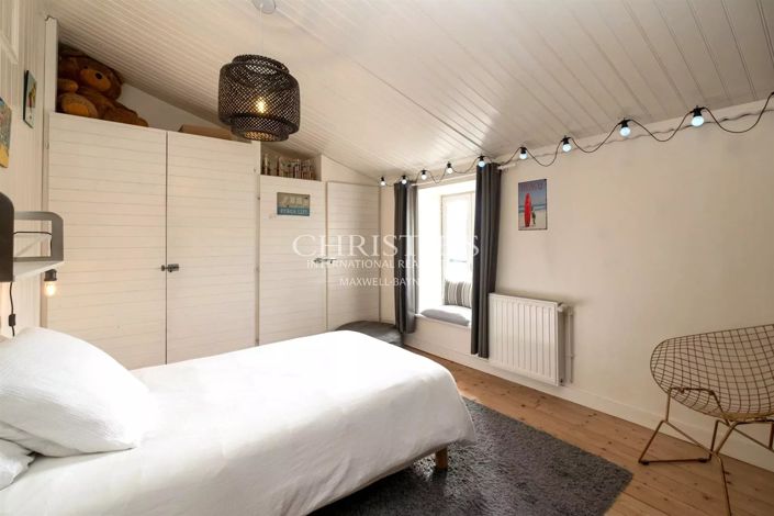 Image No.18-4 Bed House for sale