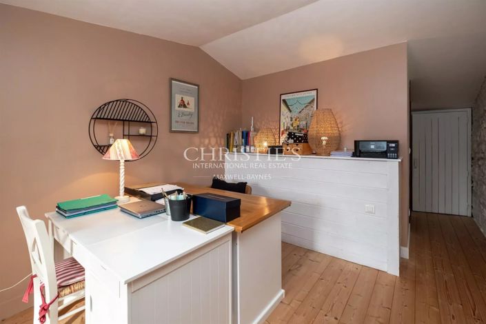 Image No.19-4 Bed House for sale