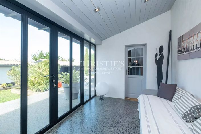 Image No.20-4 Bed House for sale