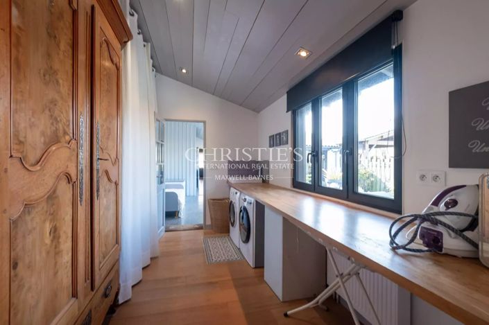 Image No.22-4 Bed House for sale