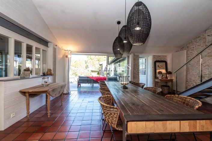 Image No.3-4 Bed House for sale