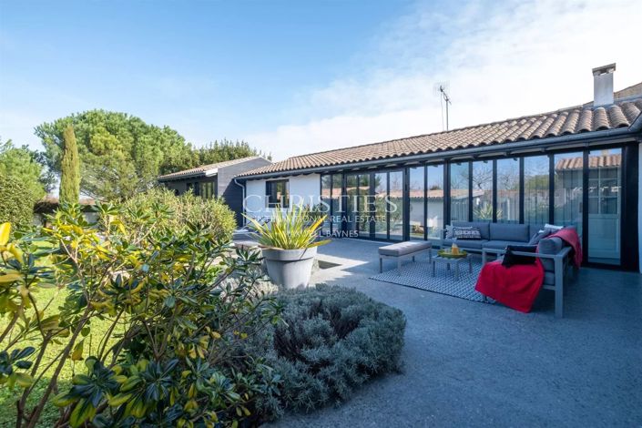 Image No.6-4 Bed House for sale