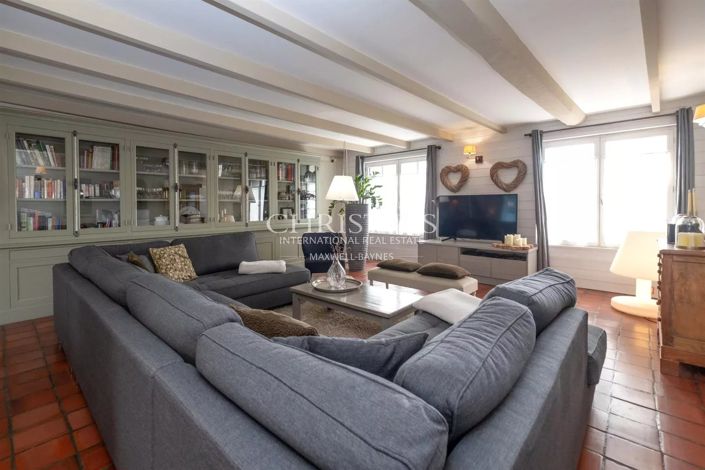 Image No.9-4 Bed House for sale