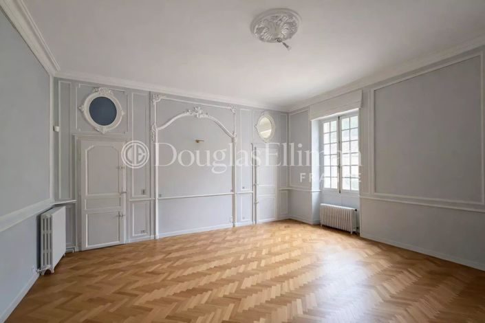 Image No.6-4 Bed House for sale