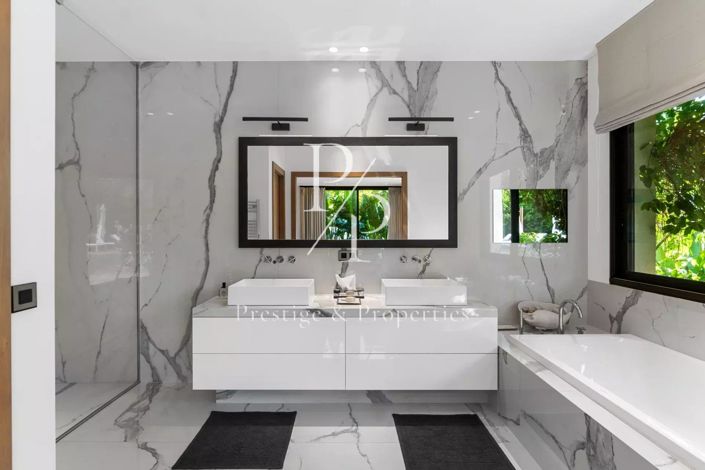 Image No.6-5 Bed House for sale