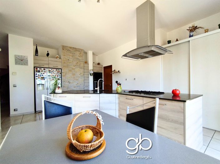 Image No.6-4 Bed House for sale