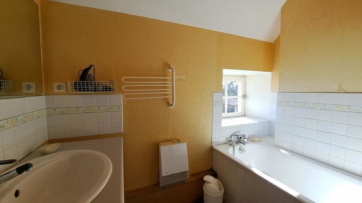 Image No.18-6 Bed House for sale