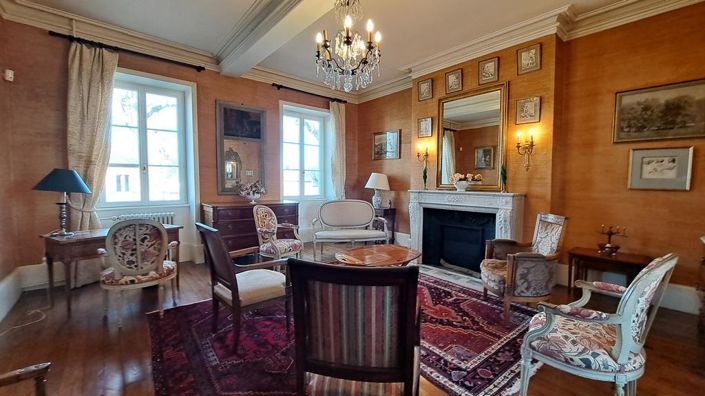 Image No.9-6 Bed House for sale