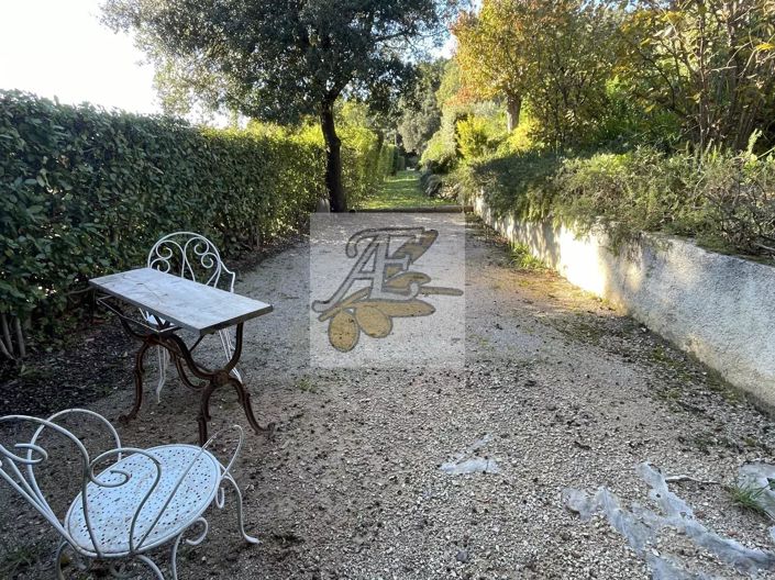 Image No.18-3 Bed House for sale