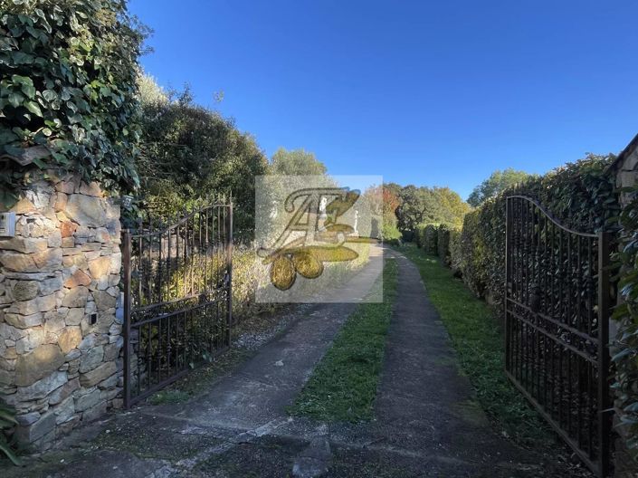 Image No.21-3 Bed House for sale