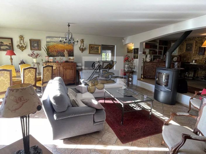 Image No.31-3 Bed House for sale