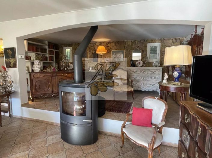 Image No.34-3 Bed House for sale