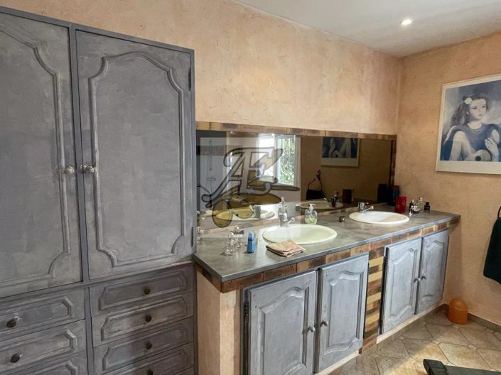 Image No.42-3 Bed House for sale