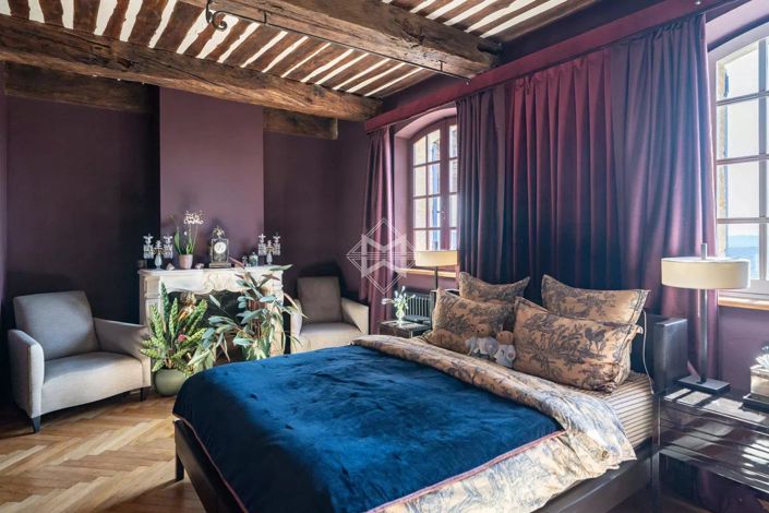 Image No.10-6 Bed House for sale