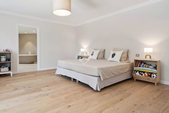 Image No.7-5 Bed House for sale