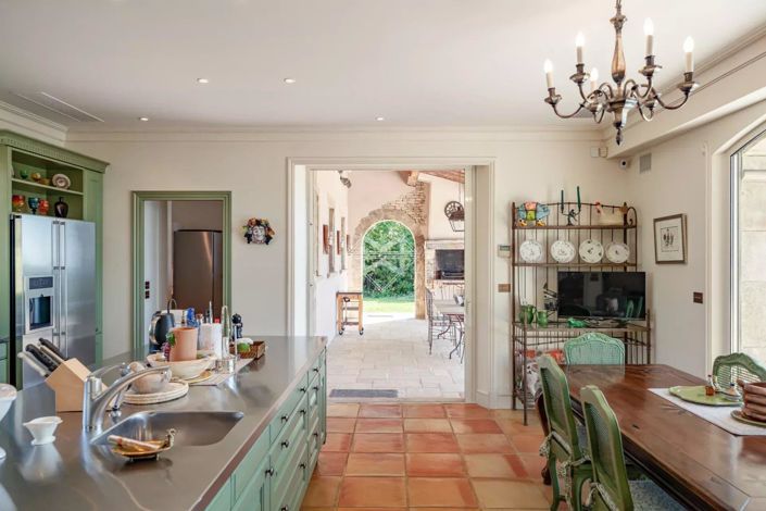 Image No.24-6 Bed House for sale