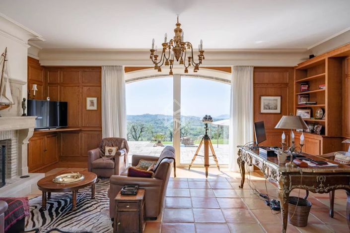 Image No.25-6 Bed House for sale