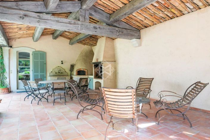 Image No.6-4 Bed House for sale